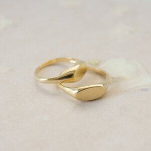 Merewif Wyatt Signet Ring Size 7